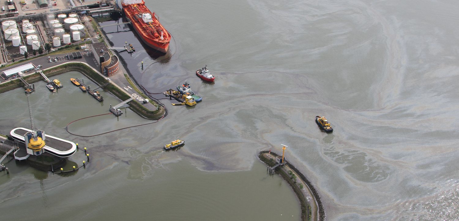 Oil spill Bow Jubail